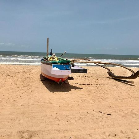 Pele'S Windsong Wood Cottage On The Beach Benaulim Exterior photo