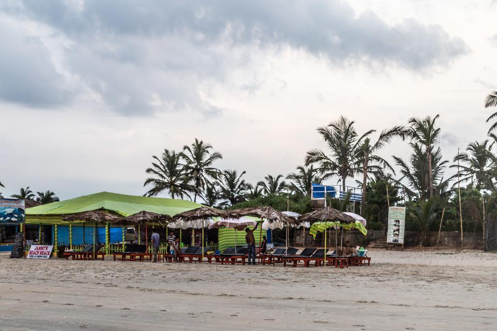 Pele'S Windsong Wood Cottage On The Beach Benaulim Exterior photo