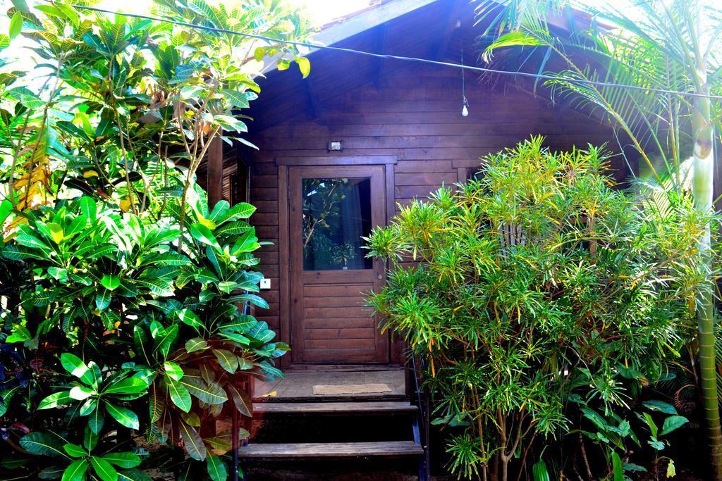 Pele'S Windsong Wood Cottage On The Beach Benaulim Exterior photo