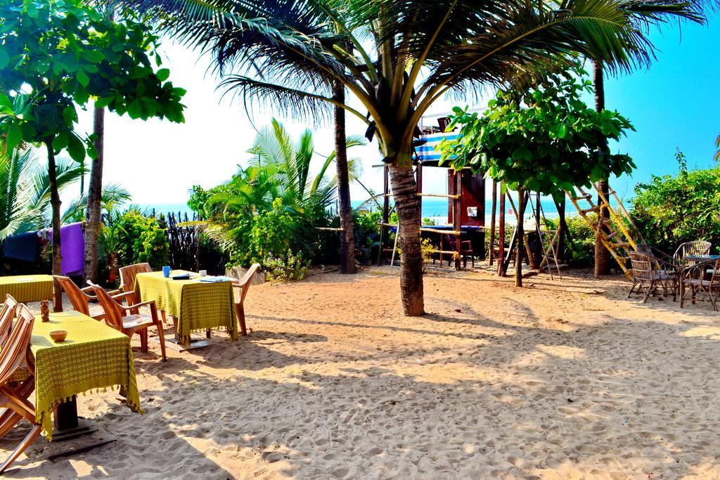 Pele'S Windsong Wood Cottage On The Beach Benaulim Exterior photo