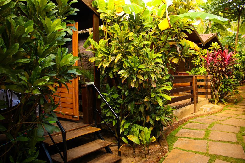 Pele'S Windsong Wood Cottage On The Beach Benaulim Exterior photo