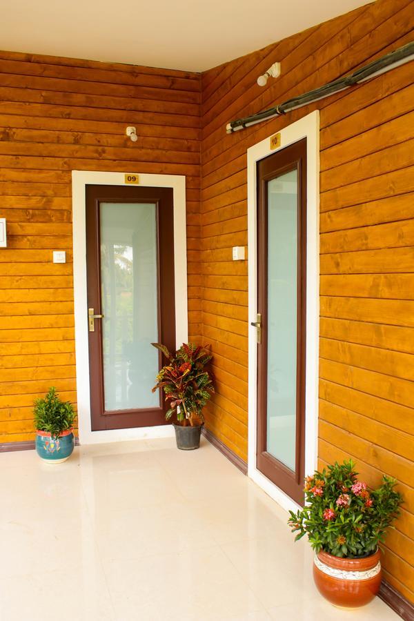 Pele'S Windsong Wood Cottage On The Beach Benaulim Exterior photo