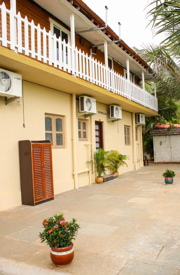 Pele'S Windsong Wood Cottage On The Beach Benaulim Exterior photo