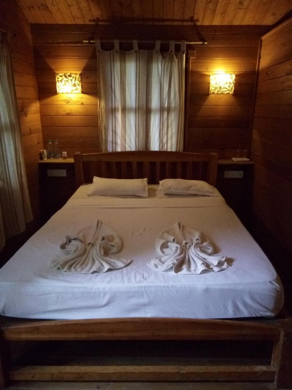 Pele'S Windsong Wood Cottage On The Beach Benaulim Exterior photo
